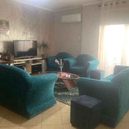 Guest House Fier Bagian luar foto