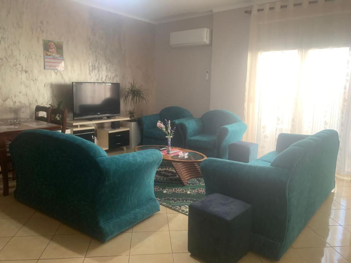 Guest House Fier Bagian luar foto