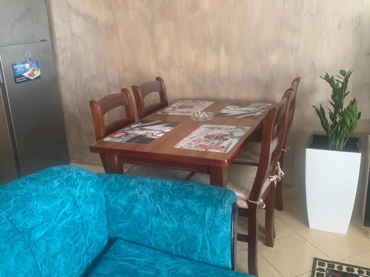 Guest House Fier Bagian luar foto